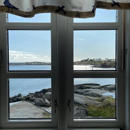 Nordlandshus Ved Havet På Reine, Lofoten Feriehus *