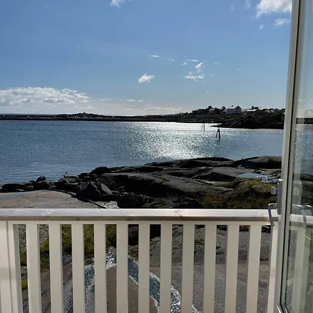 Nordlandshus Ved Havet Pa Reine, Lofoten Tatil Evi Reine