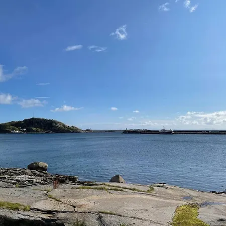 Nordlandshus Ved Havet Pa Reine, Lofoten *